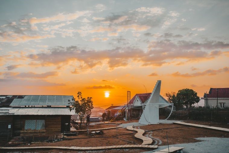 Bắc Thang Lên Hỏi Ông Trời - Đà Lạt